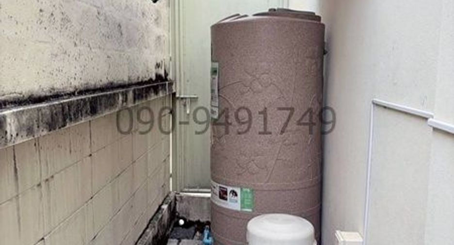 For rent 2 bedrooms townhouse in Phasi Charoen, Bangkok