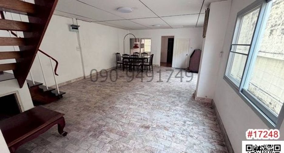 For rent 2 bedrooms townhouse in Phasi Charoen, Bangkok