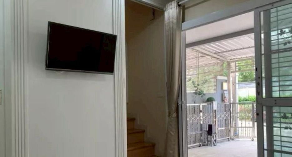 For rent 3 bedrooms townhouse in Pak Kret, Nonthaburi
