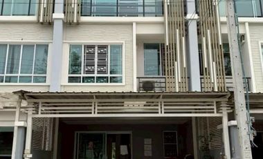 For rent 3 bedrooms townhouse in Pak Kret, Nonthaburi