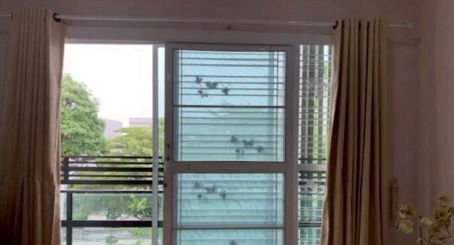 For rent 3 bedrooms townhouse in Pak Kret, Nonthaburi