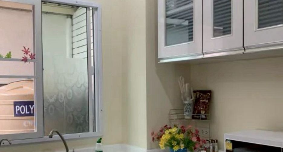 For rent 3 bedrooms townhouse in Pak Kret, Nonthaburi