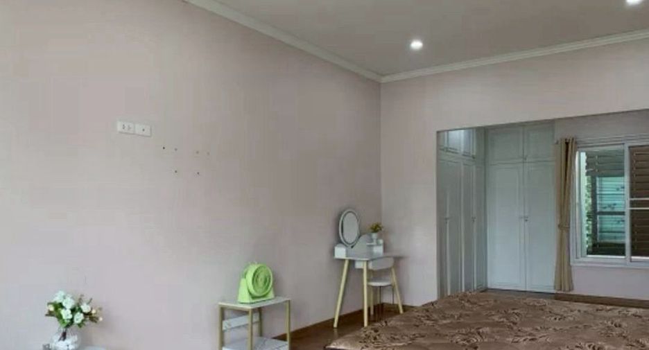 For rent 3 bedrooms townhouse in Pak Kret, Nonthaburi