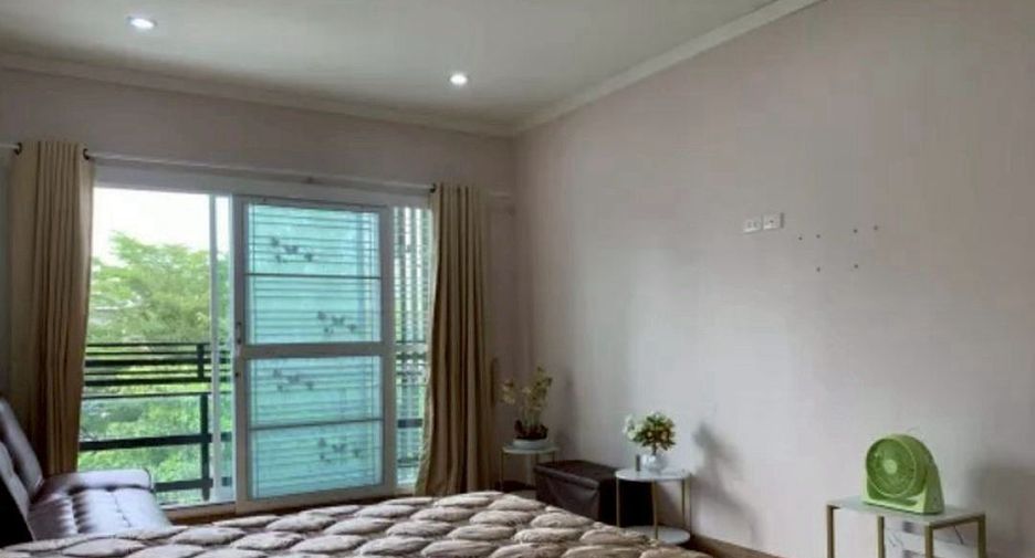 For rent 3 bedrooms townhouse in Pak Kret, Nonthaburi