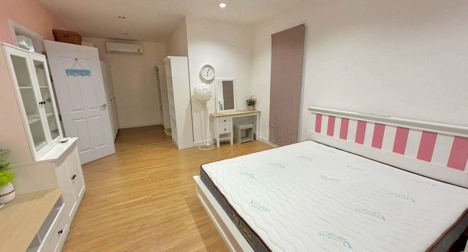 For rent 4 bedrooms house in Khlong Luang, Pathum Thani