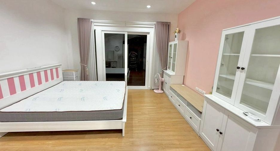 For rent 4 bedrooms house in Khlong Luang, Pathum Thani