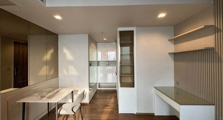 For rent and for sale 1 bed condo in Khlong Toei, Bangkok