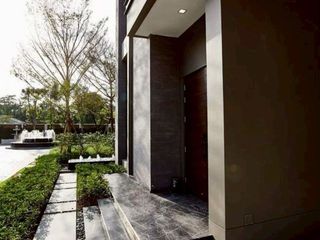 For sale 4 bedrooms house in Phra Khanong, Bangkok