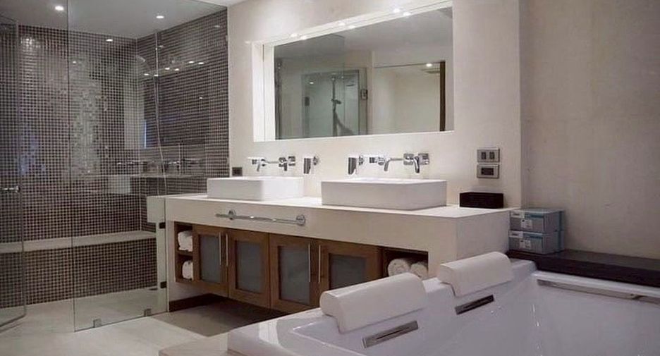 For rent and for sale 2 bedrooms condo in Khlong San, Bangkok