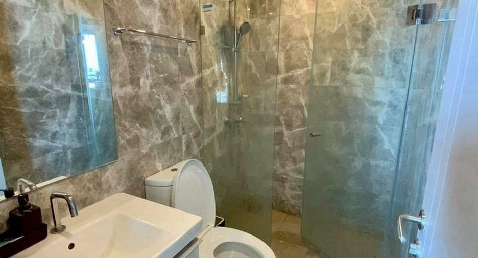 For rent 2 bedrooms condo in Pathum Wan, Bangkok
