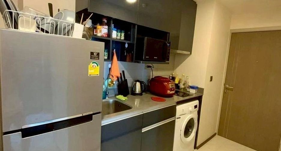 For rent 2 bedrooms condo in Pathum Wan, Bangkok
