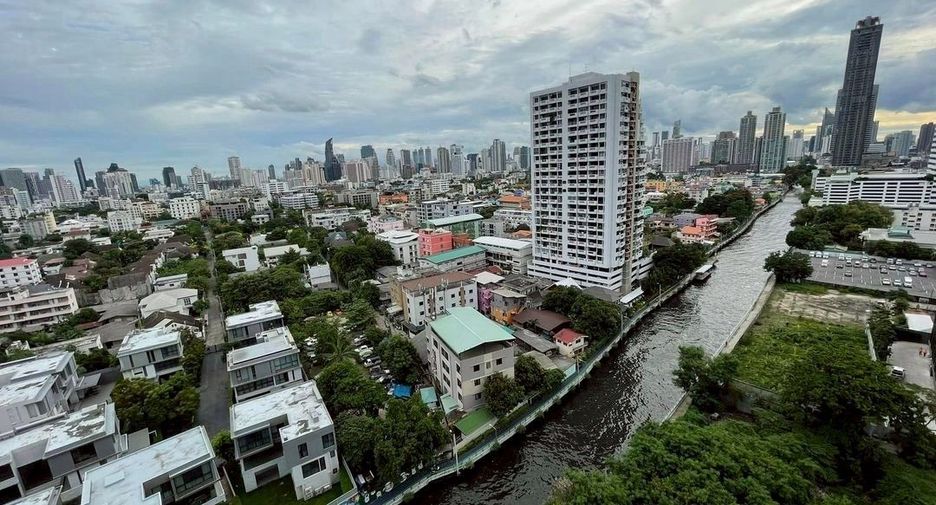 For sale 1 bed condo in Watthana, Bangkok