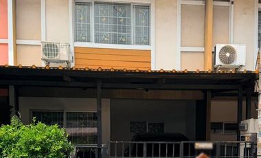 Casa adosada en venta de 3 habitaciones en Mueang Samut Prakan, Samut Prakan
