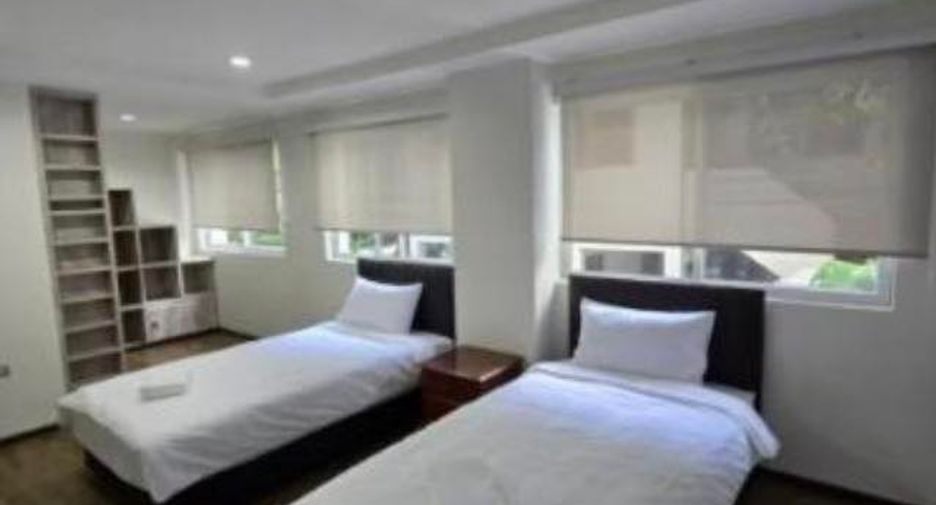 For rent 5 bedrooms townhouse in Watthana, Bangkok