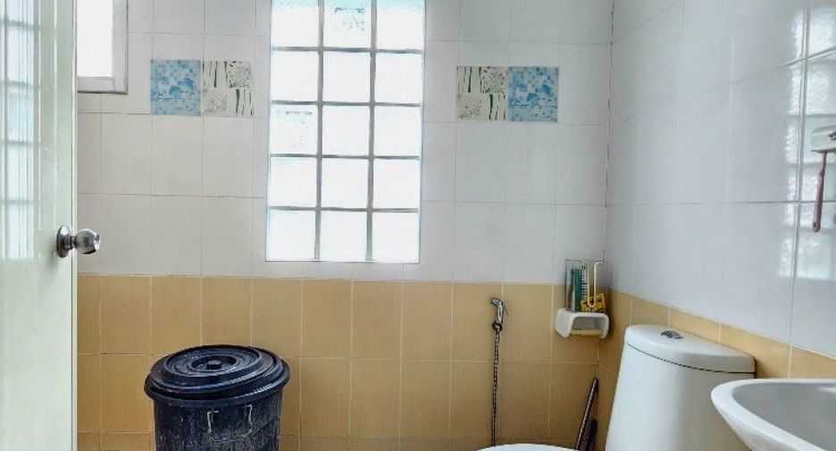 For sale 3 bedrooms townhouse in Si Racha, Chonburi