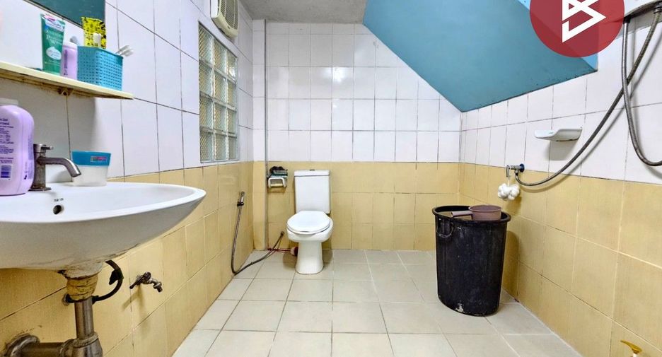 For sale 3 bedrooms townhouse in Si Racha, Chonburi