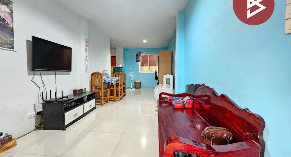 For sale 3 bedrooms townhouse in Si Racha, Chonburi
