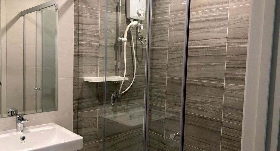 For rent 2 bedrooms condo in Bang Kapi, Bangkok