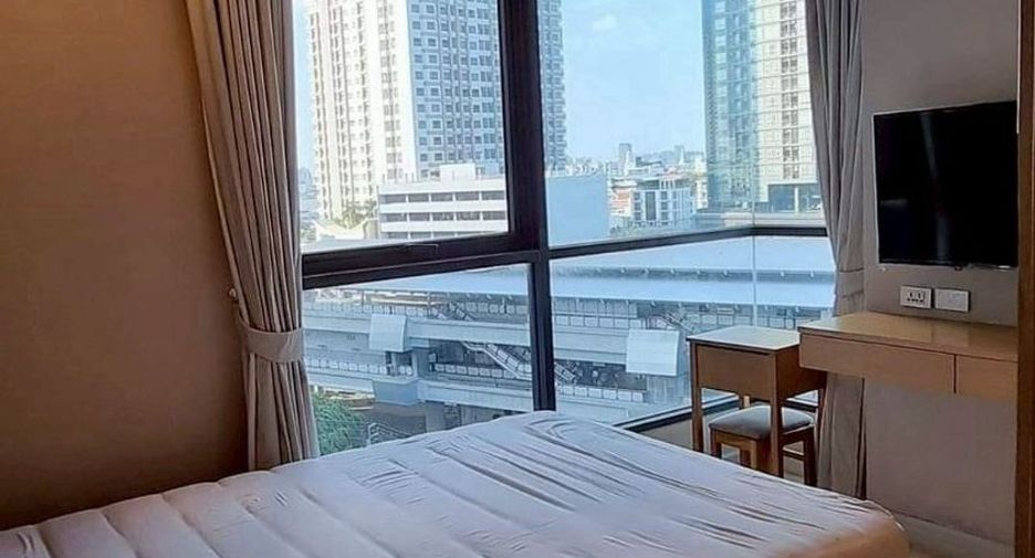 For rent 2 bedrooms condo in Khlong San, Bangkok