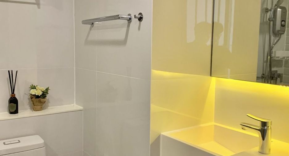 For sale 1 bed condo in Phra Khanong, Bangkok
