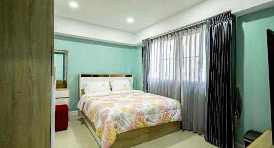 For rent 6 bedrooms villa in East Pattaya, Pattaya