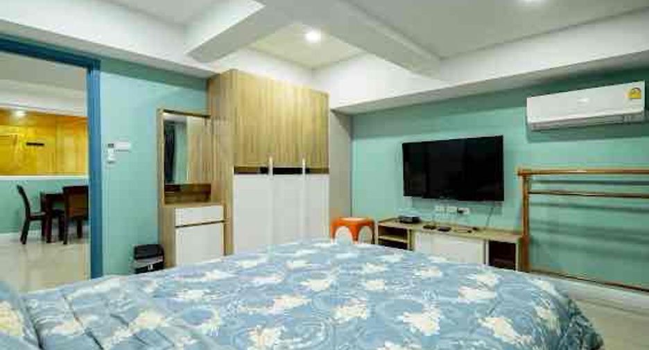 For rent 6 bedrooms villa in East Pattaya, Pattaya
