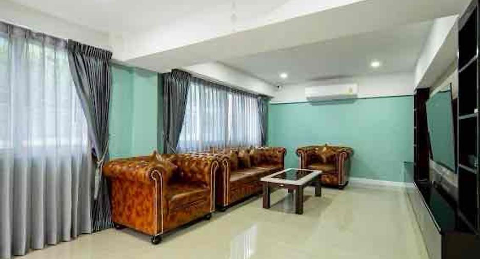 For rent 6 bedrooms villa in East Pattaya, Pattaya