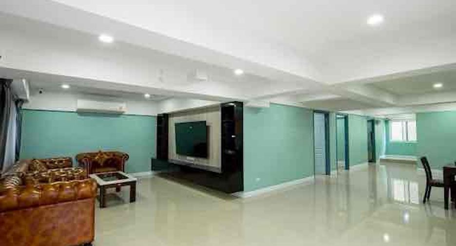For rent 6 bedrooms villa in East Pattaya, Pattaya