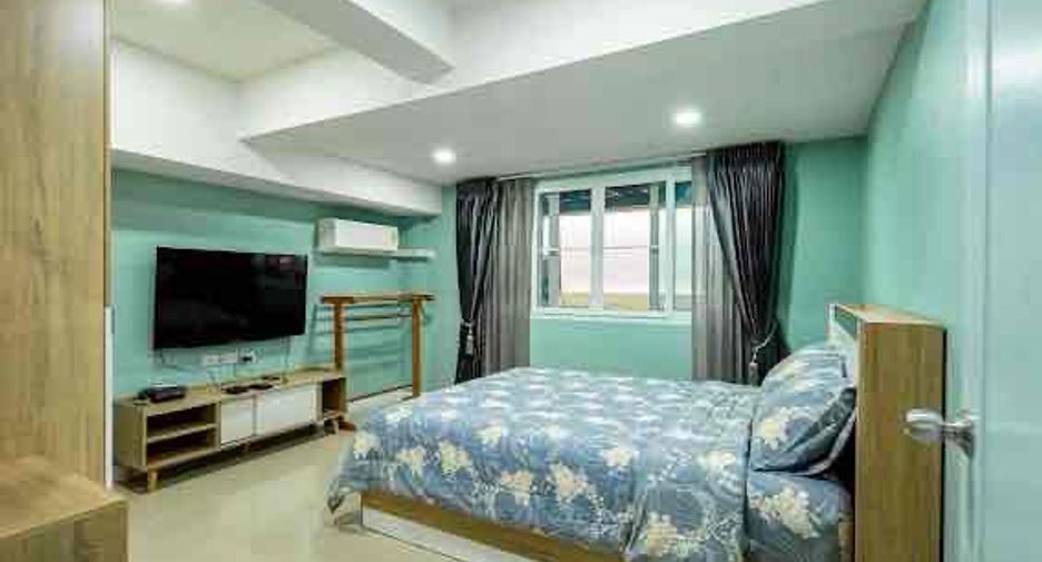 For rent 6 bedrooms villa in East Pattaya, Pattaya