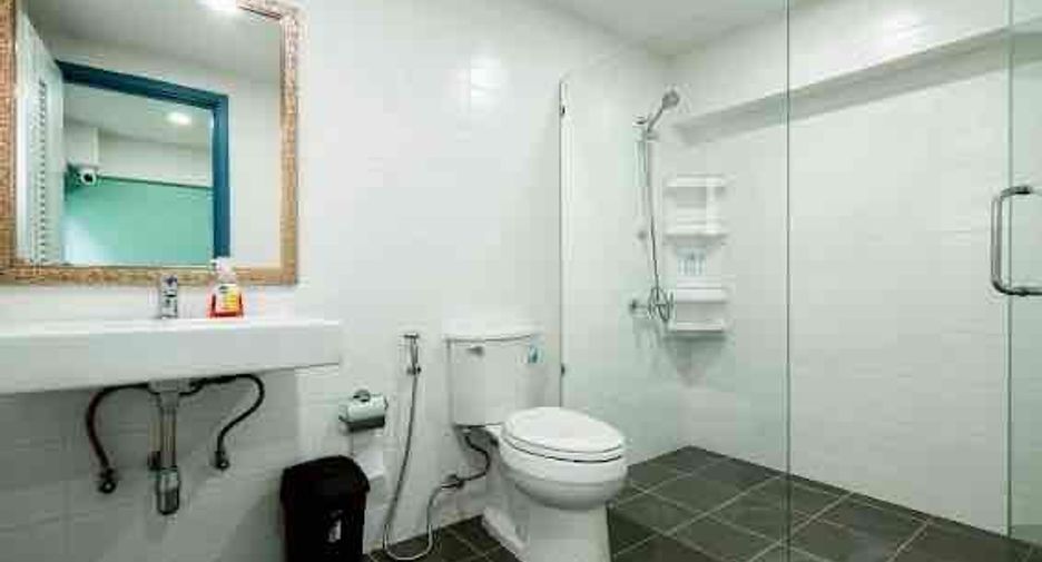 For rent 6 bedrooms villa in East Pattaya, Pattaya