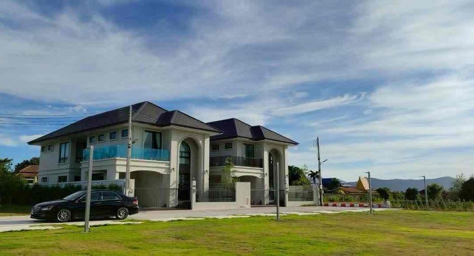 For rent 4 bedrooms villa in Sattahip, Chonburi