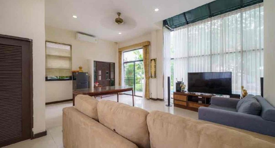 For rent 5 bedrooms villa in East Pattaya, Pattaya