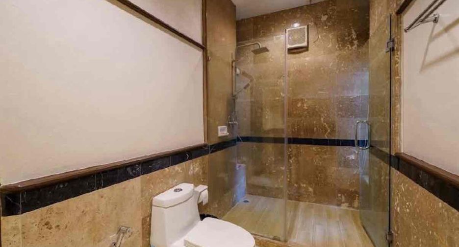 For rent 5 bedrooms villa in East Pattaya, Pattaya