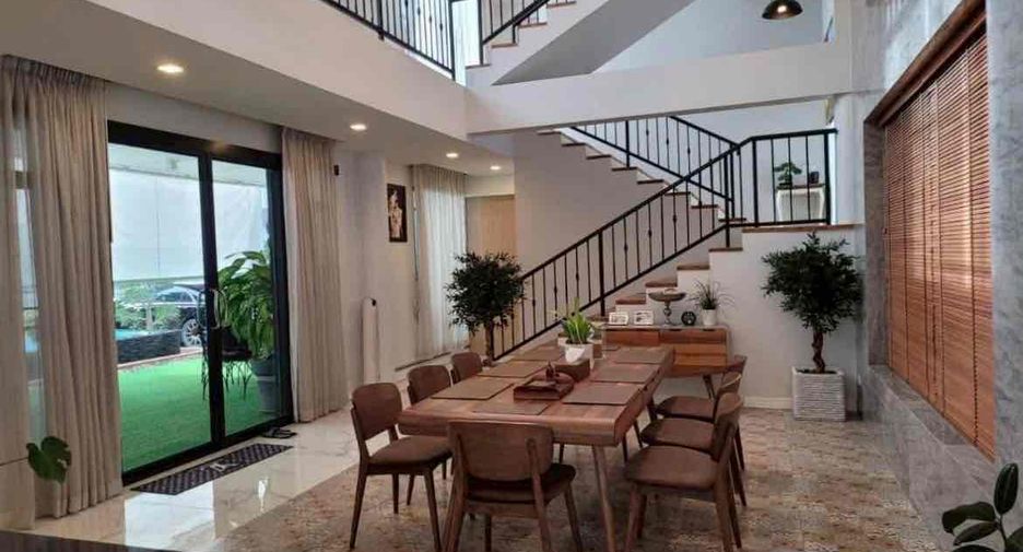 For rent 5 bedrooms villa in East Pattaya, Pattaya