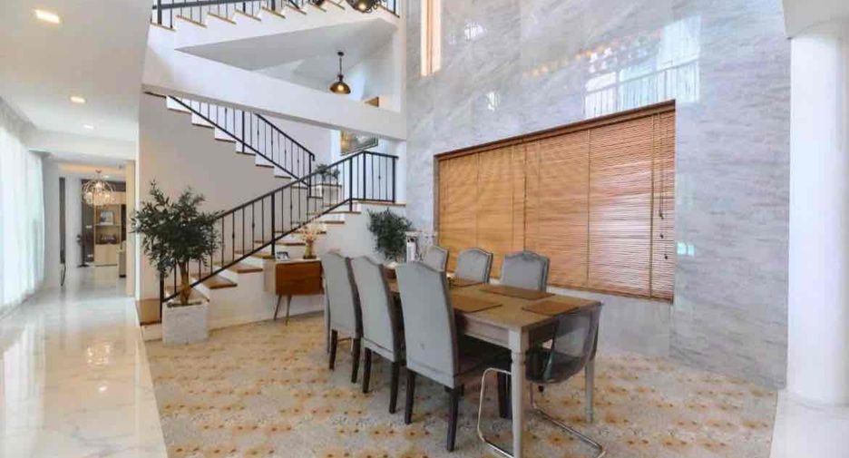 For rent 5 bedrooms villa in East Pattaya, Pattaya