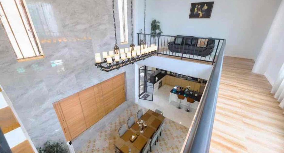 For rent 5 bedrooms villa in East Pattaya, Pattaya