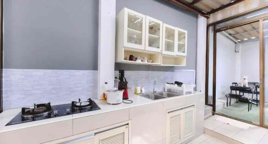 For rent 5 bedrooms villa in East Pattaya, Pattaya