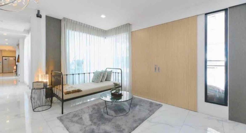 For rent 5 bedrooms villa in East Pattaya, Pattaya