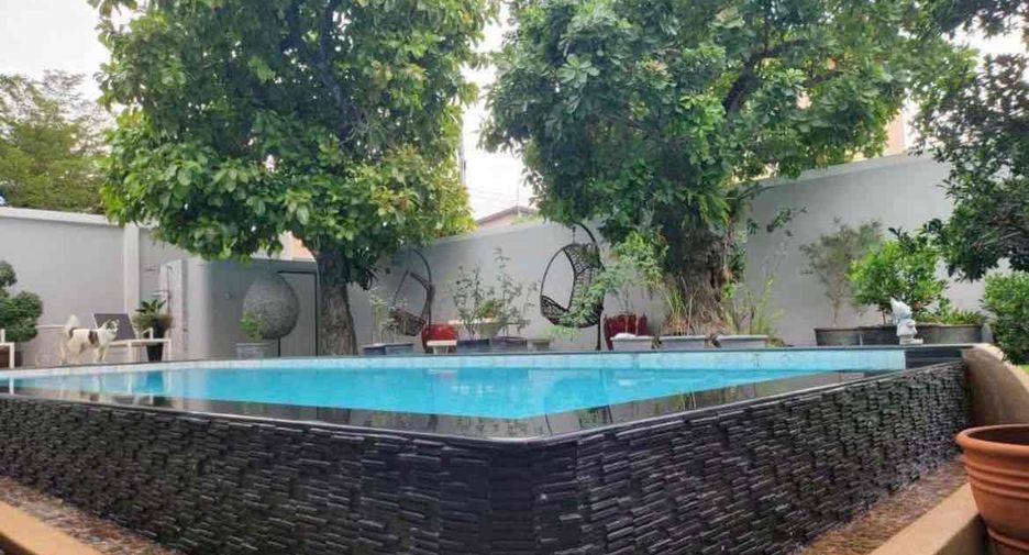 For rent 5 bedrooms villa in East Pattaya, Pattaya