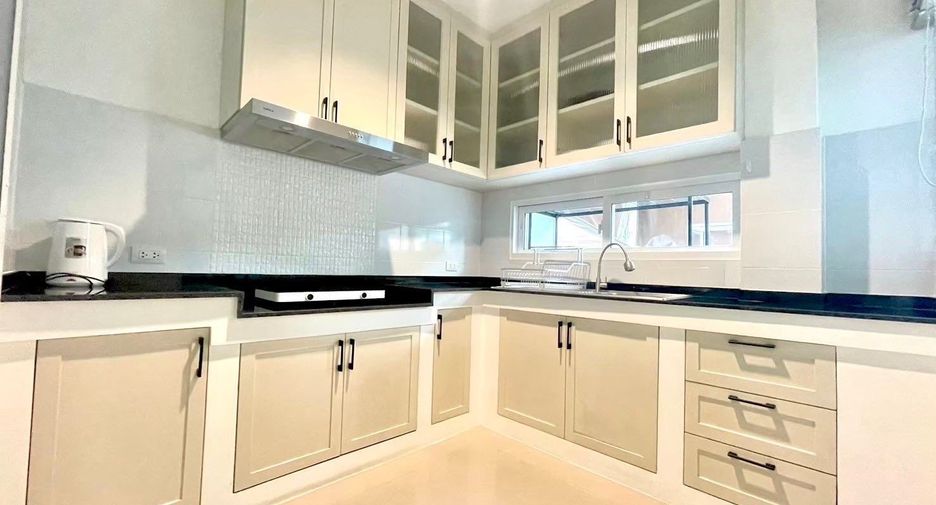 For rent 4 bedrooms house in Doi Saket, Chiang Mai