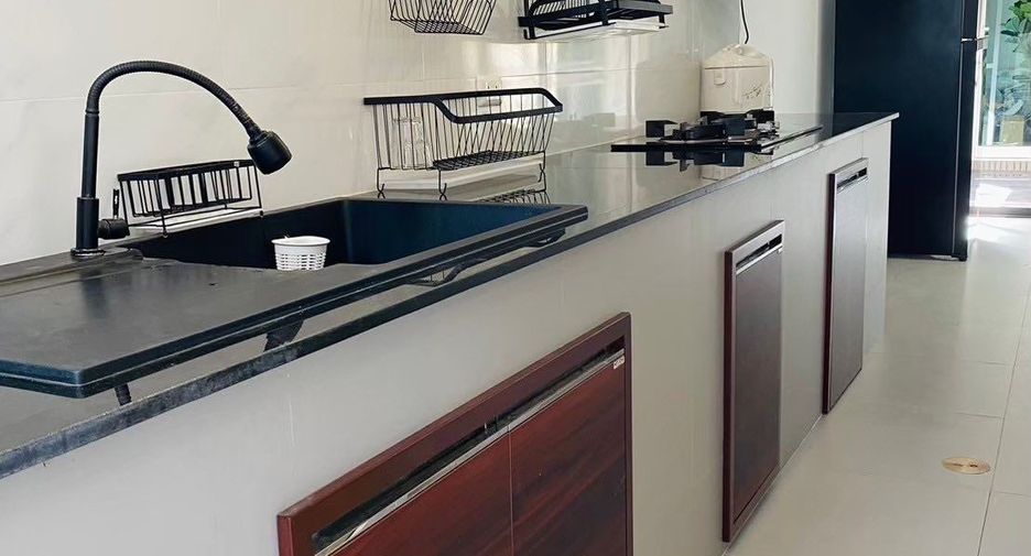 For rent 4 bedrooms house in Doi Saket, Chiang Mai