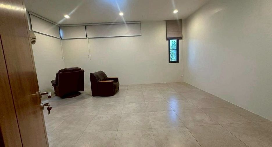 For rent 3 ベッドルーム house in Watthana, Bangkok