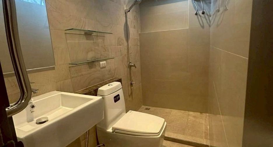 For rent 3 ベッドルーム house in Watthana, Bangkok