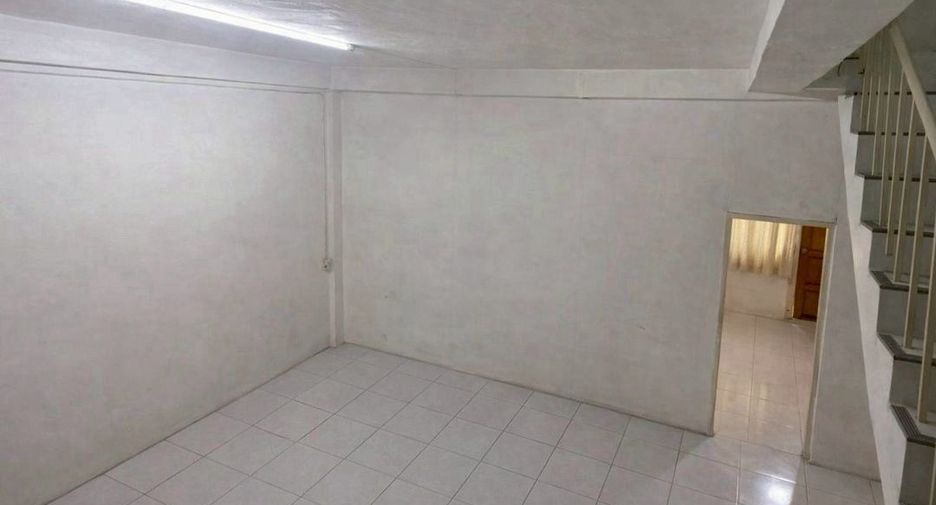 For rent retail Space in Khlong Toei, Bangkok
