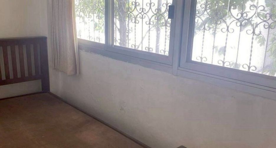 For rent retail Space in Khlong Toei, Bangkok