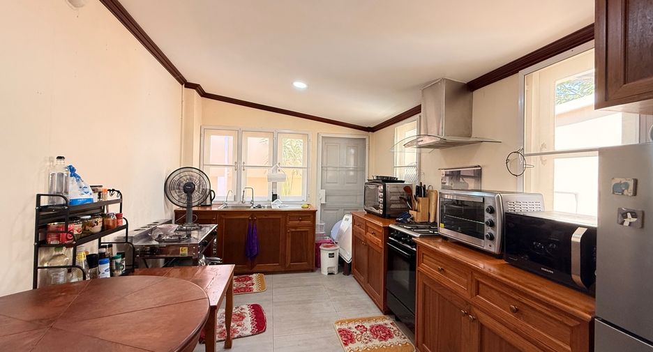 Haus zur Miete und zum Kauf mit 5 Zimmer in Hang Dong, Chiang Mai