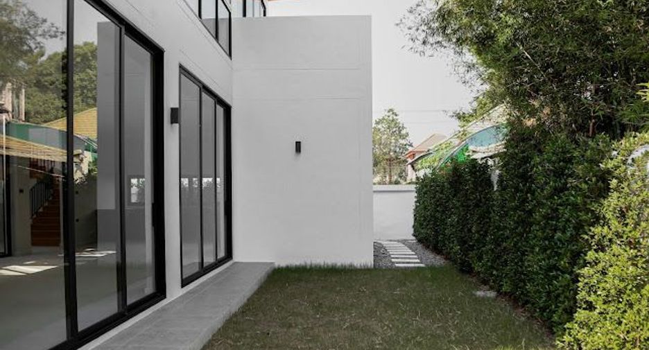 Casa en venta de 4 habitaciones en Prawet, Bangkok