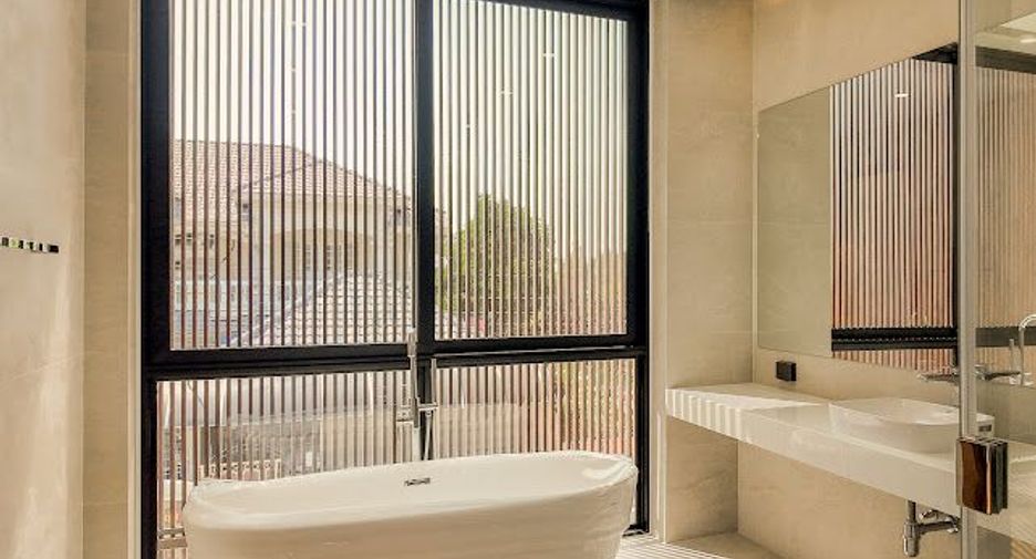Casa en venta de 4 habitaciones en Prawet, Bangkok