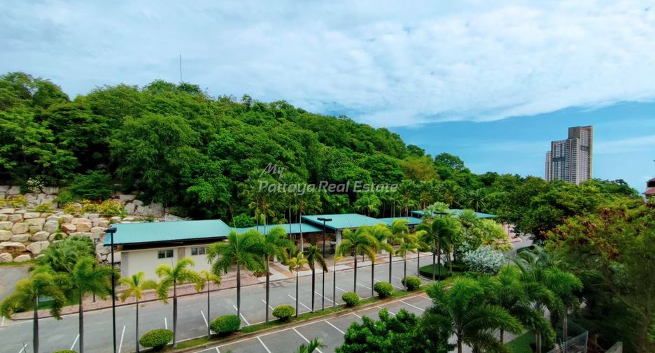 For rent 2 bedrooms condo in Pratumnak, Pattaya