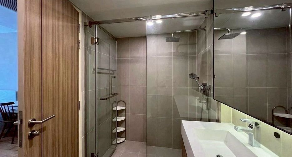 Condo en alquiler de 2 habitaciones en Pathum Wan, Bangkok